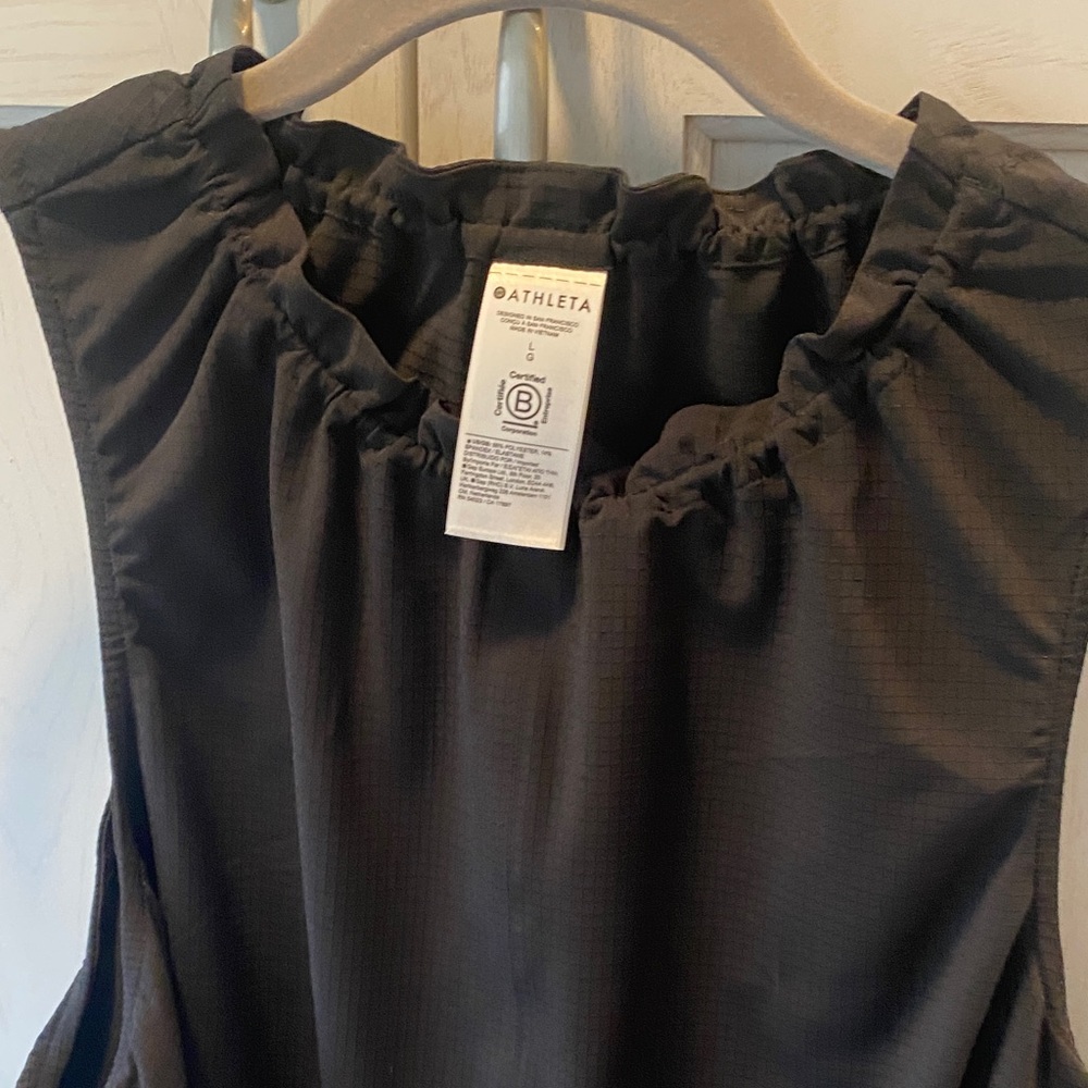 NWOT Athleta Black Sleeveless Performance Tank with Gathered Neck.